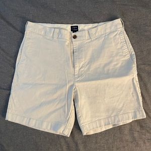 J Crew Khaki shorts 33 waist 7 in inseam Tan